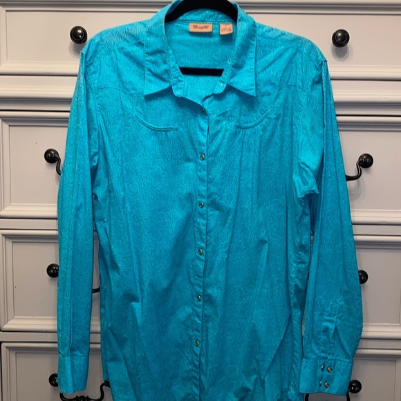 Wrangler Tops - Wrangler Women’s Long Sleeve Shirt XL